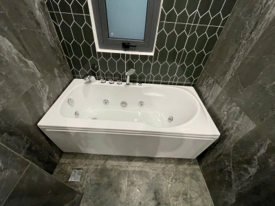 Bồn Tắm Massage Giá Rẻ - Giải Pháp Hoàn Hảo Cho Không Gian Thư Giãn